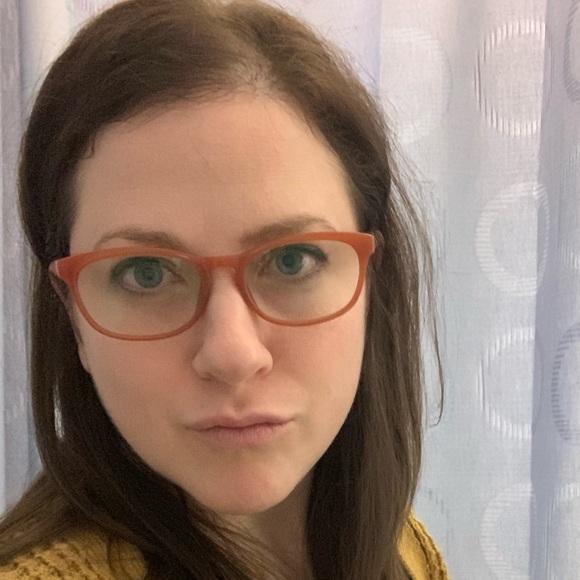 Meet your Posher, Emily - Picture 1 of 1